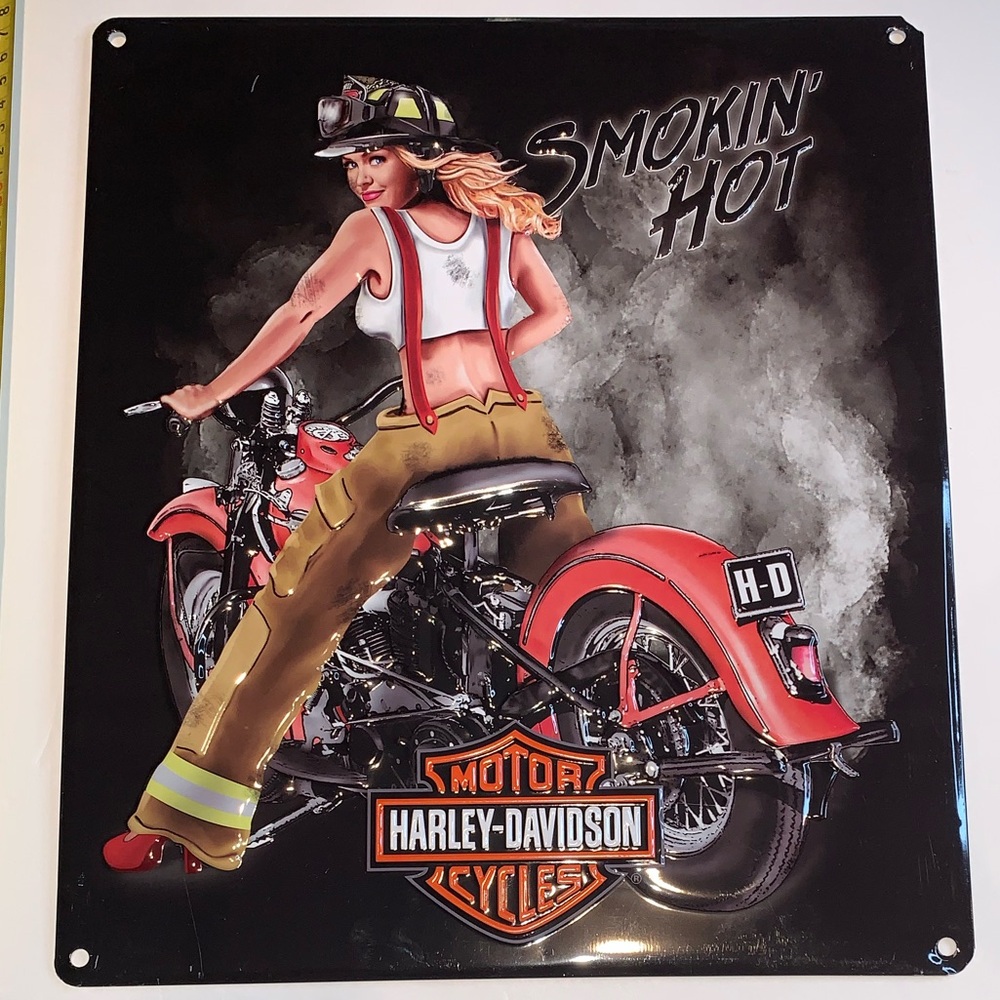 Rare Vintage Harley-Davidson Metal Sign - Iconic Collectible for Enthusiasts
